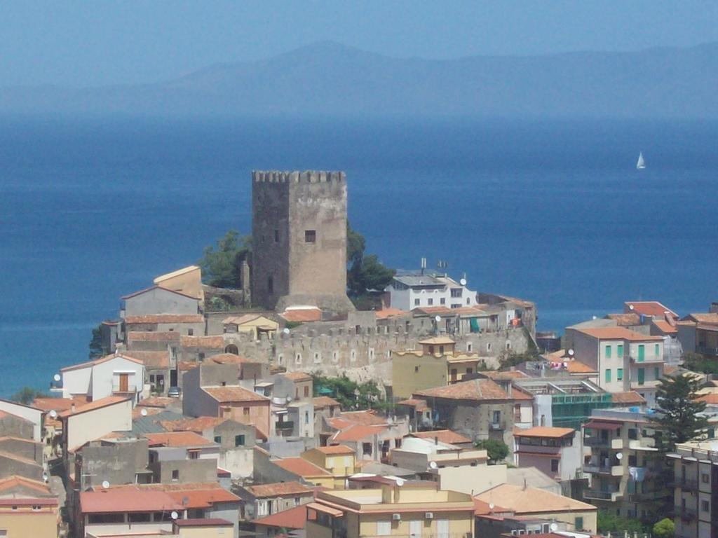 Al Fakhar Ficarra Exterior foto